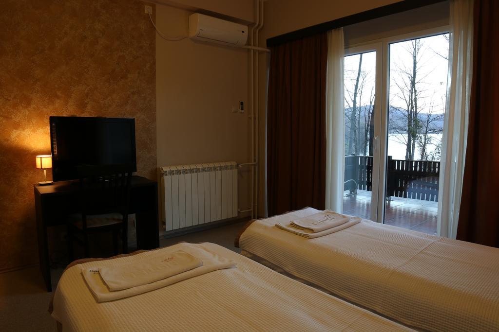 Hotel Jezero Bor Exterior foto